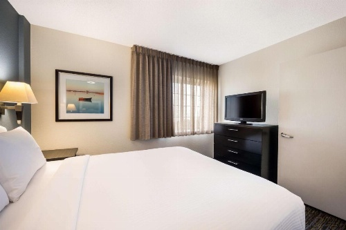 Sonesta Simply Suites Denver West Federal Center image 13