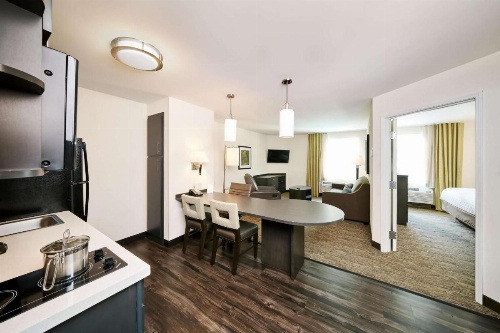 Sonesta Simply Suites Denver West Federal Center image 15