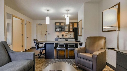 Sonesta Simply Suites Denver West Federal Center image 16