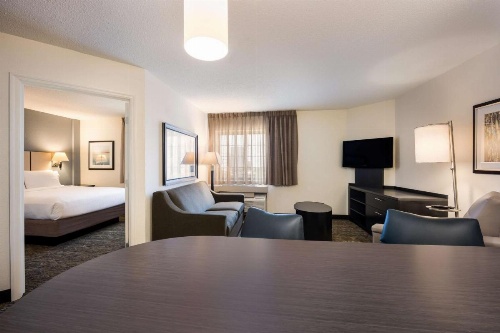 Sonesta Simply Suites Denver West Federal Center image 17