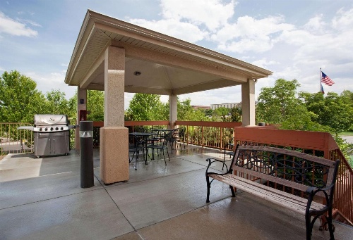 Sonesta Simply Suites Denver West Federal Center image 1