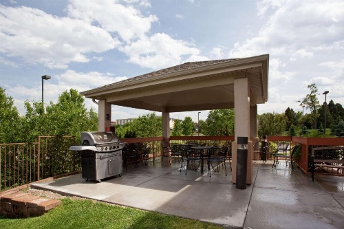 Sonesta Simply Suites Denver West Federal Center image 2